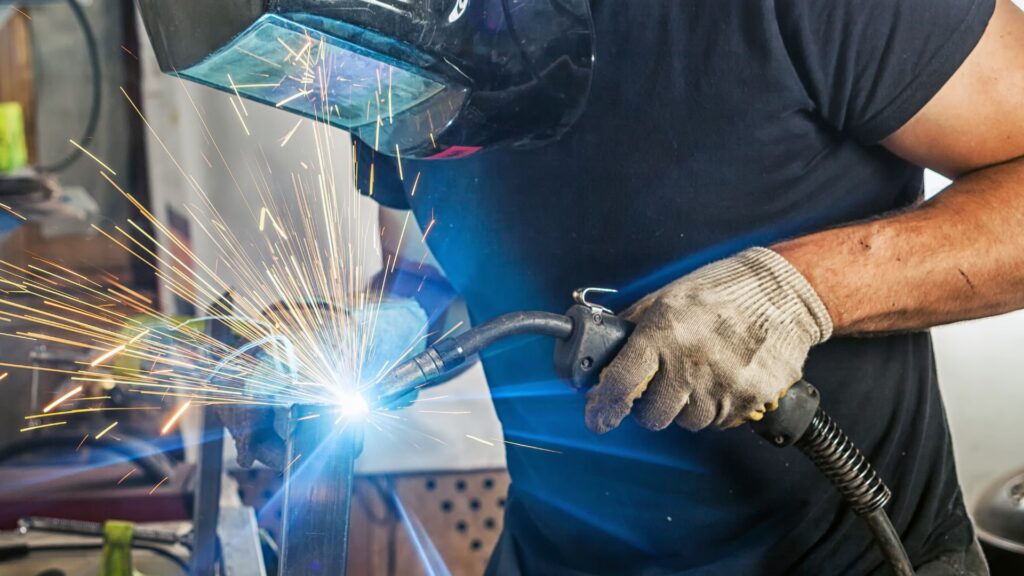 Servicio de soldadura TIG de acero inoxidable en Bogotá para uniones de alta resistencia.